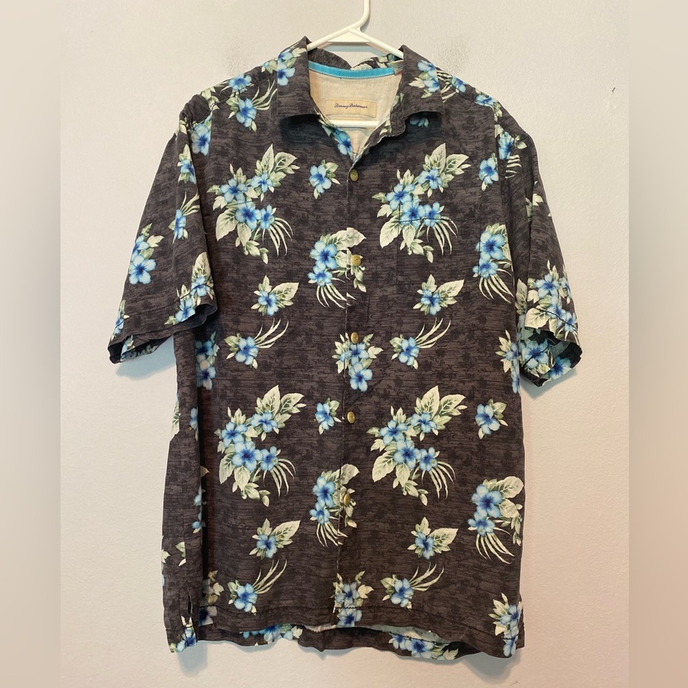 Tommy Bahama Mens  Size Large 100% Silk Hawaiian Shirt Gray/Multi Original Fit